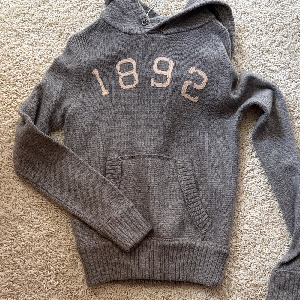 Boys Abercrombie Kids Gray Hoodie Sweater Large L (only worn twice)